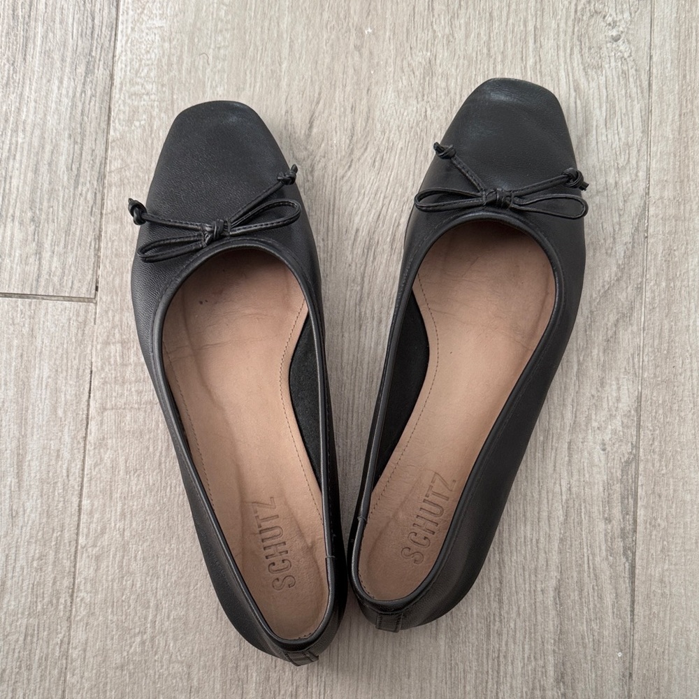 SCHUTZ Black Leather Loafers with Bow